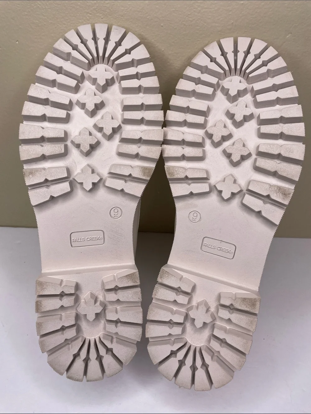 FALLS CREEK Cream VANESSA Memory Foam Prep Platform Lug Sole Penny Loafer NWT 9